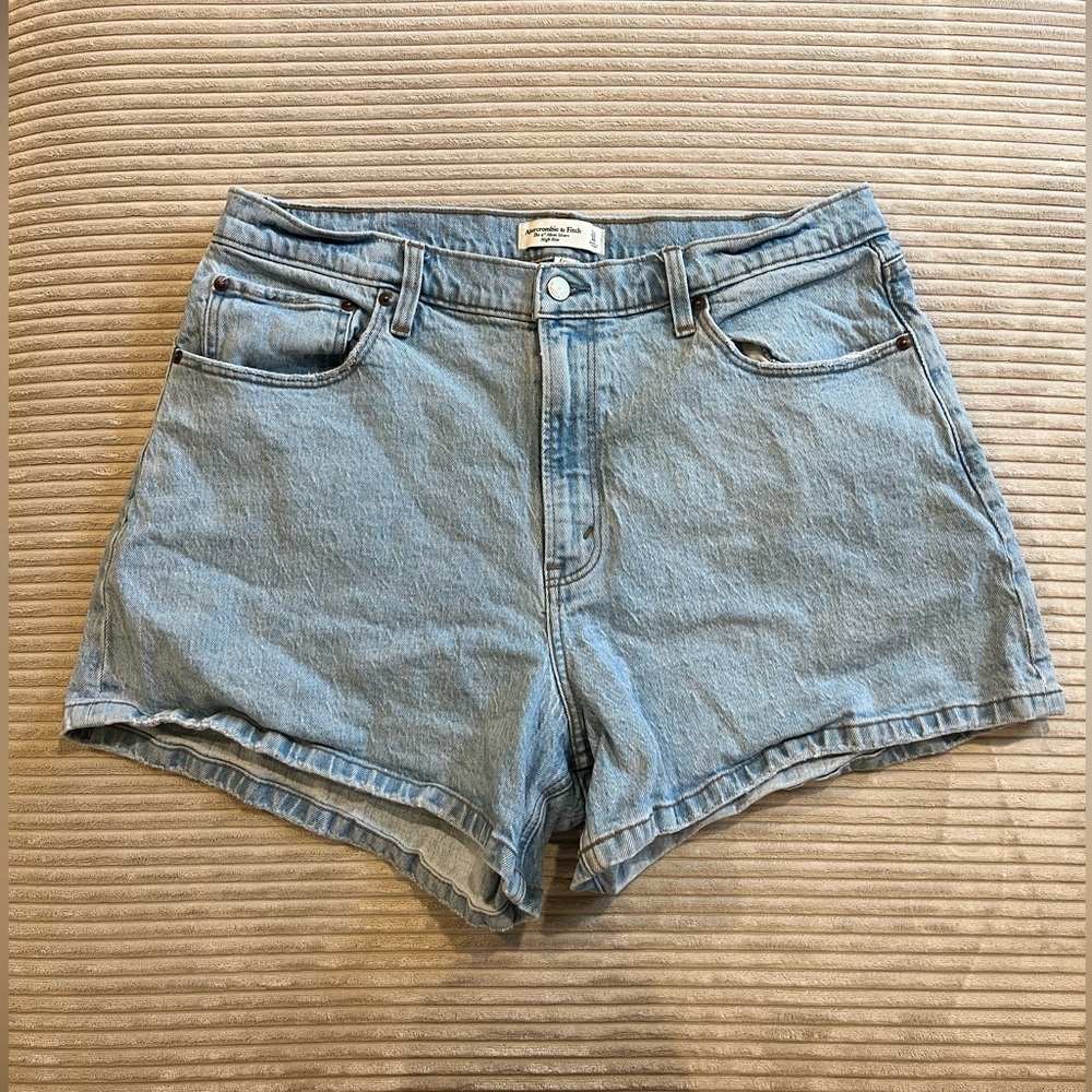 Abercrombie Curve Love Mom Short